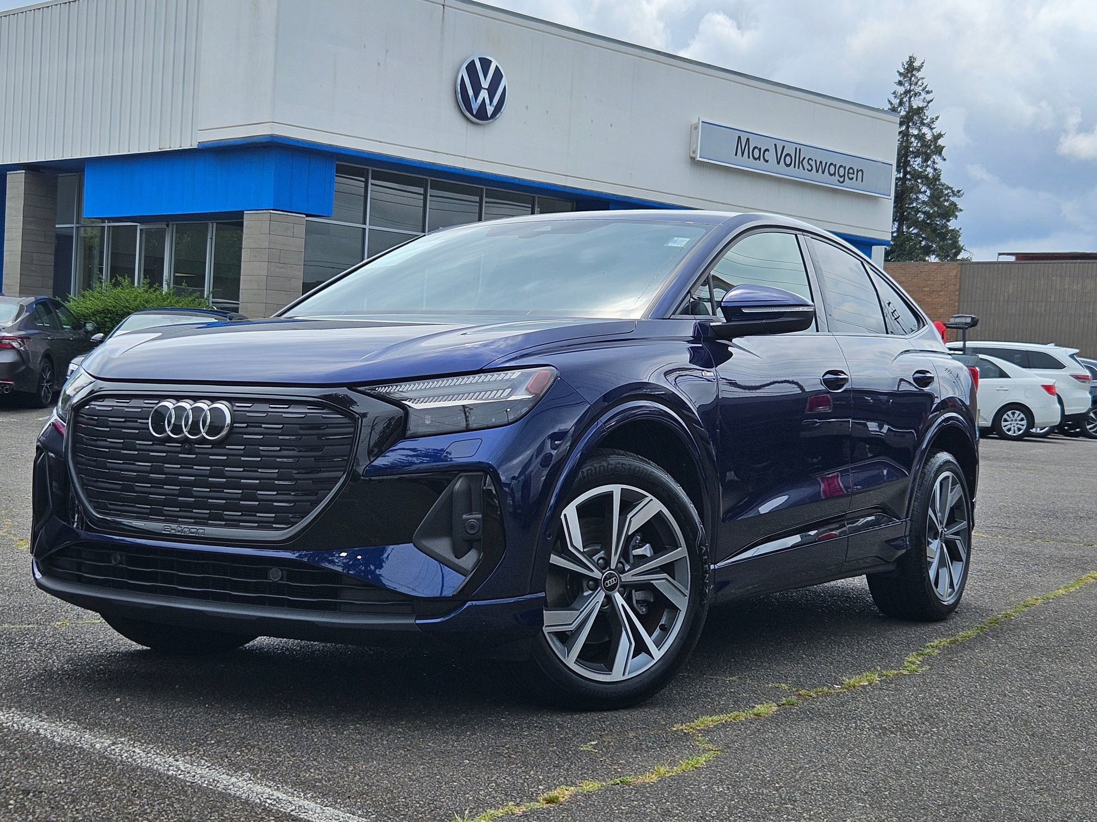 Used 2023 Audi Q4 e-tron Prestige w/ Black Optic Package AWD/4WD image 1