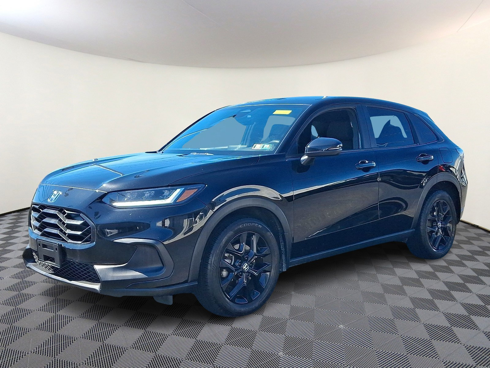 Used 2024 Honda HR-V Sport image 3
