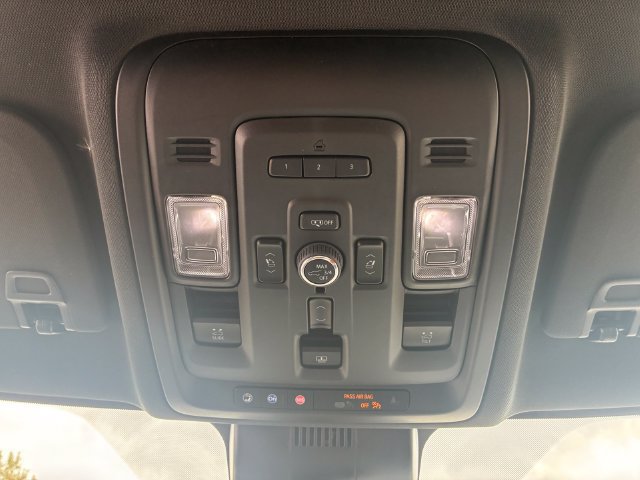 Used 2023 Chevrolet Tahoe Premier w/ Premium Package 2 AWD/4WD image 31