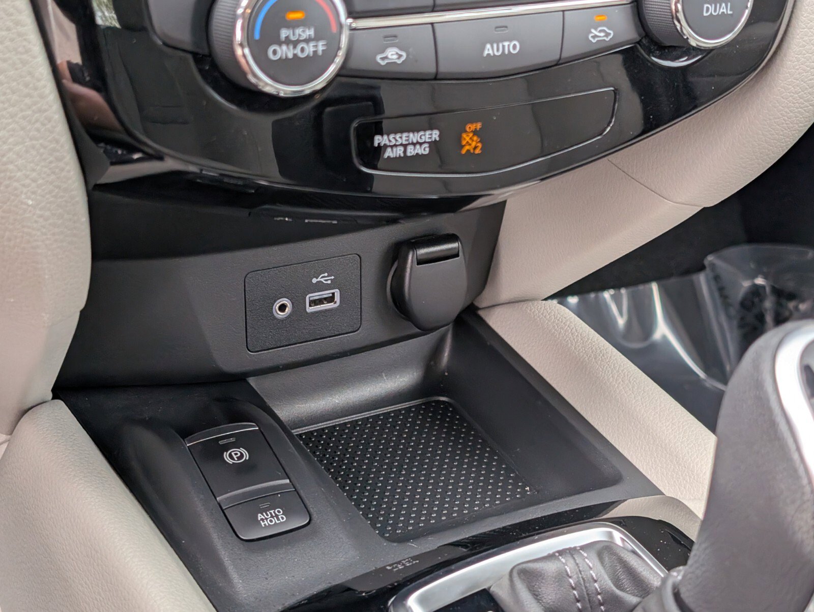 Certified 2022 Nissan Rogue Sport SL FWD image 26