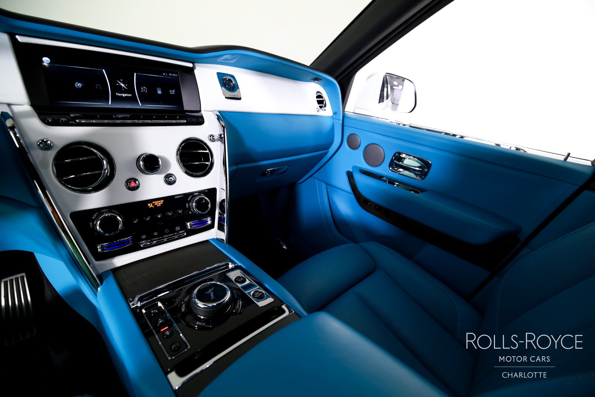 Certified 2024 Rolls-Royce Cullinan AWD/4WD image 16