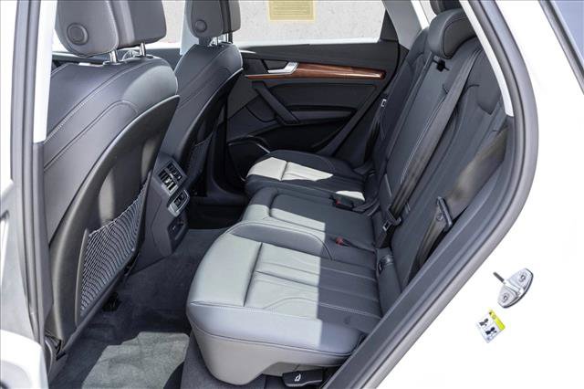 Used 2023 Audi Q5 e Premium w/ Convenience Package AWD/4WD image 21