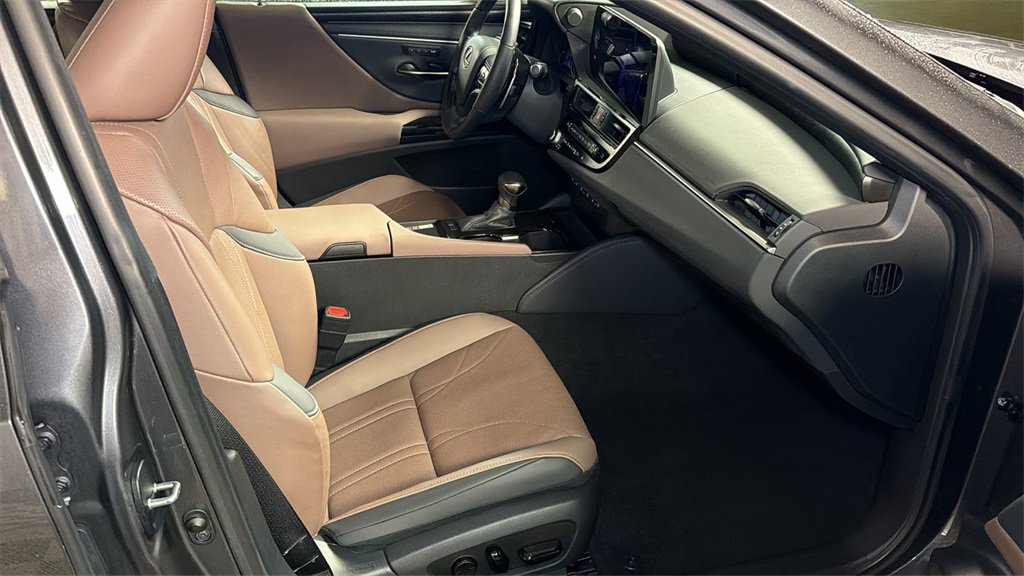 Used 2024 Lexus ES 350 Luxury w/ Technology Package image 9