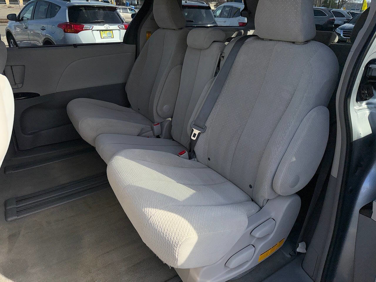 Used 2014 Toyota Sienna LE image 24