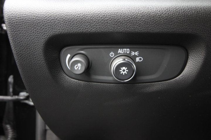 Used 2022 Chevrolet Traverse LT w/ LPO, Floor Liner Package image 11