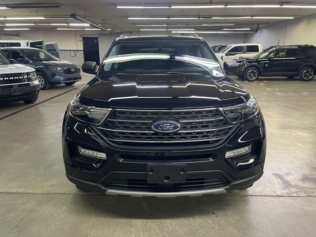 Certified 2023 Ford Explorer XLT w/ Equipment Group 202A AWD/4WD image 2