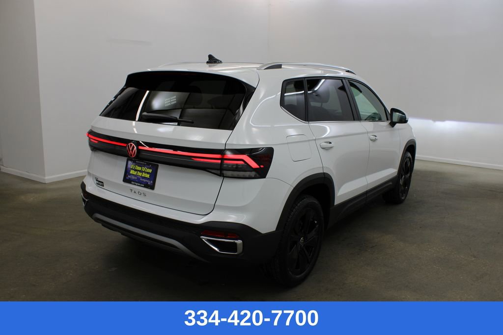 New 2026 Volkswagen Taos SE image 4