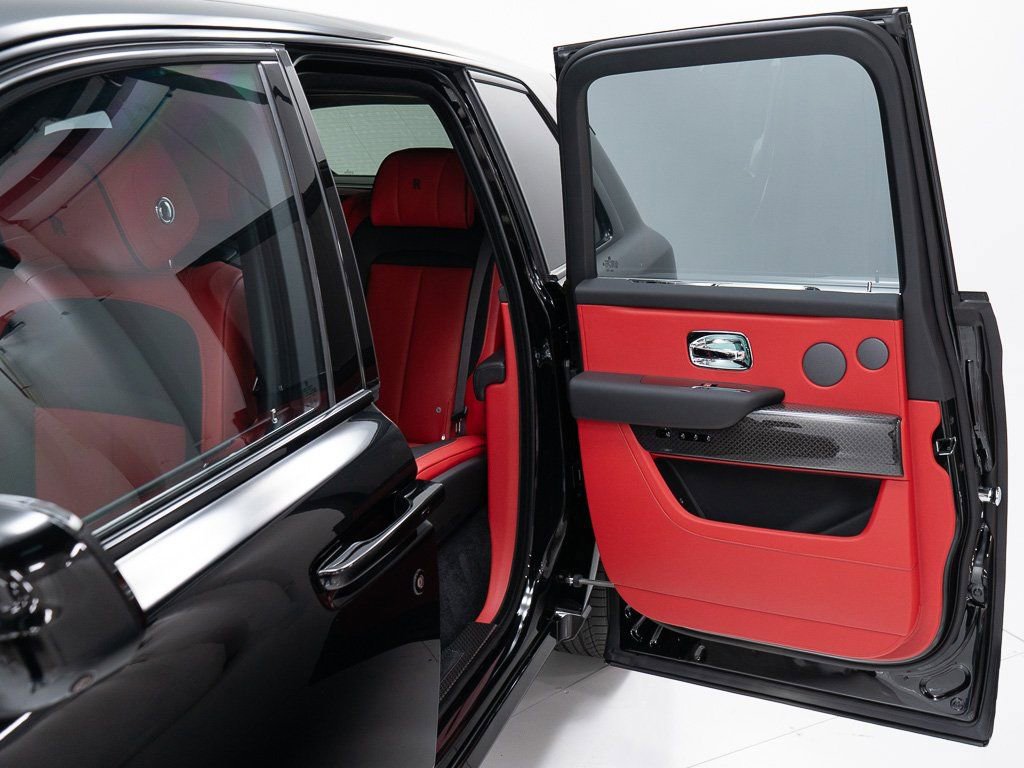 Used 2025 Rolls-Royce Cullinan Black Badge w/ Leather Finishing Pack AWD/4WD image 20