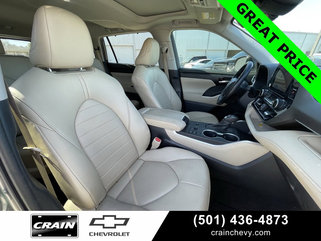 Used 2023 Toyota Highlander XLE image 33