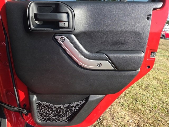 Used 2018 Jeep Wrangler Unlimited Sahara image 12