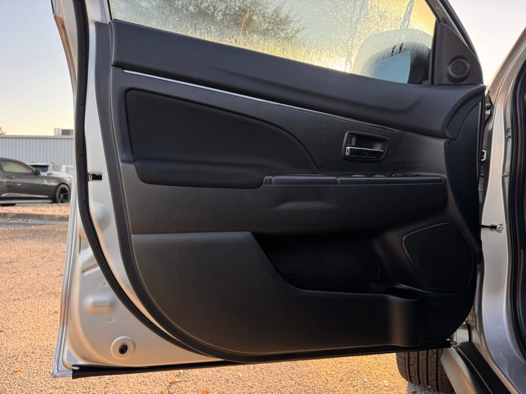 Used 2025 Mitsubishi Outlander Sport LE image 30