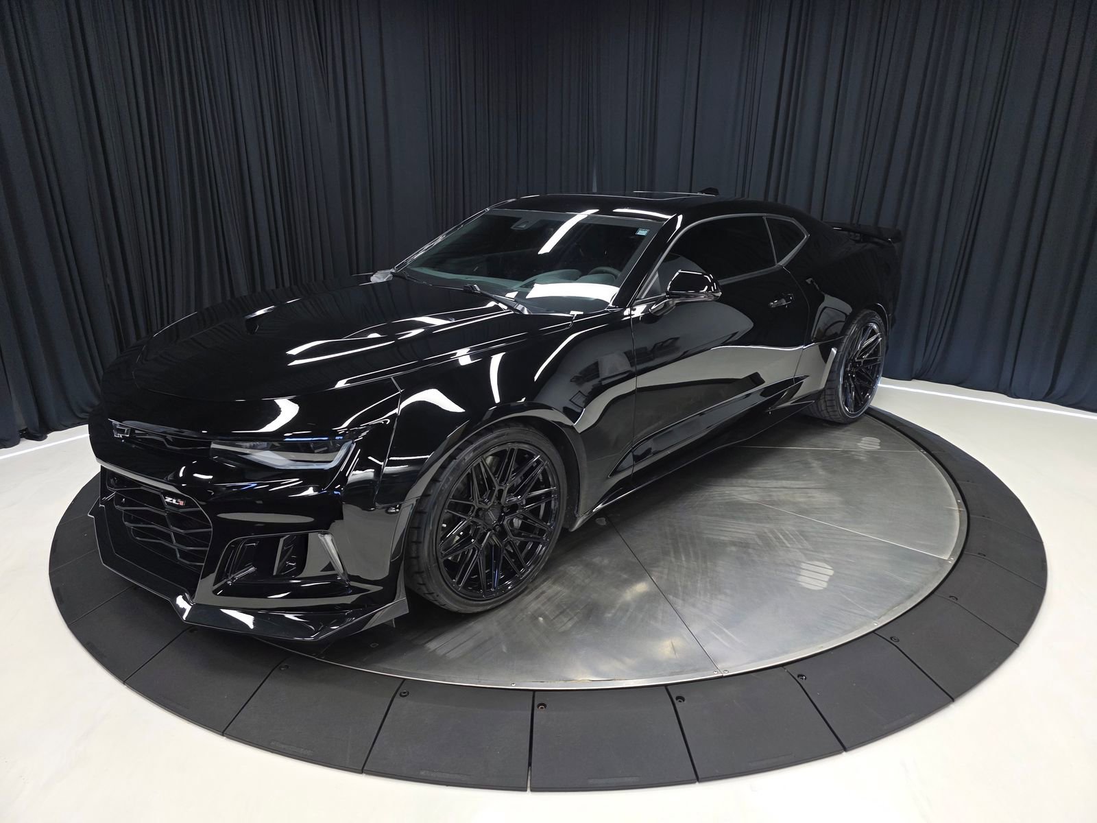 Used 2022 Chevrolet Camaro ZL1 image 7