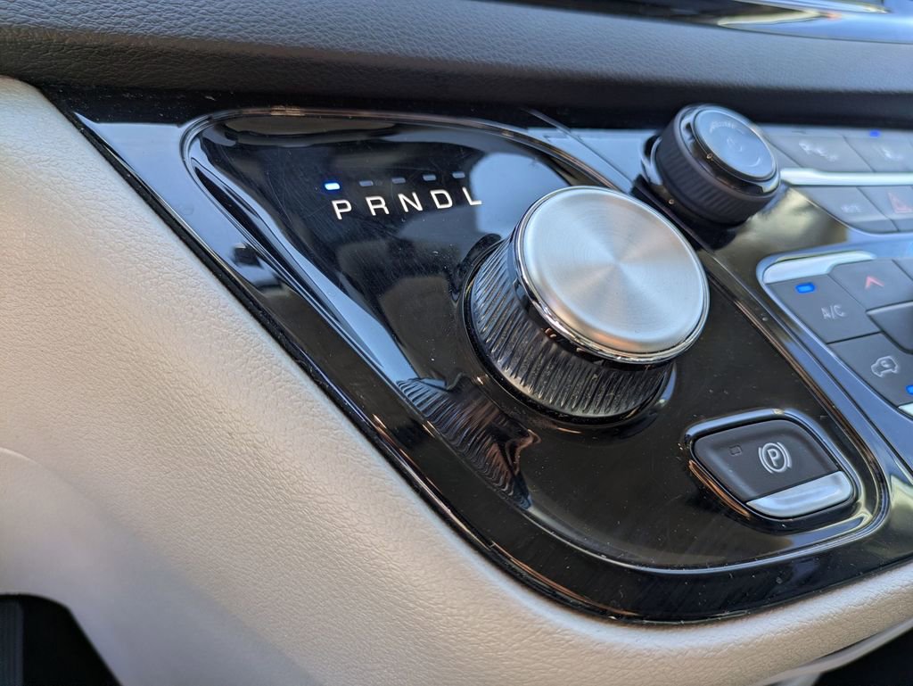 Used 2024 Chrysler Pacifica Touring-L image 20