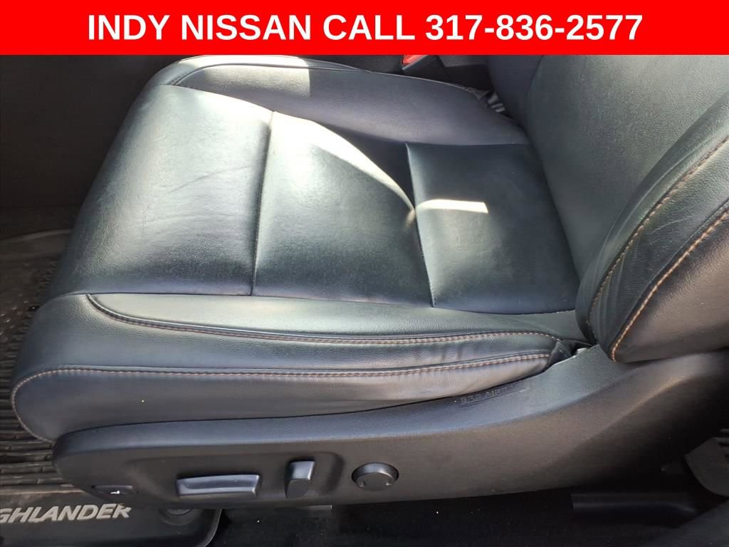 Used 2019 Toyota Highlander XLE image 15