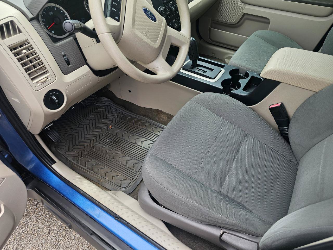 Used 2010 Ford Escape XLS FWD image 24