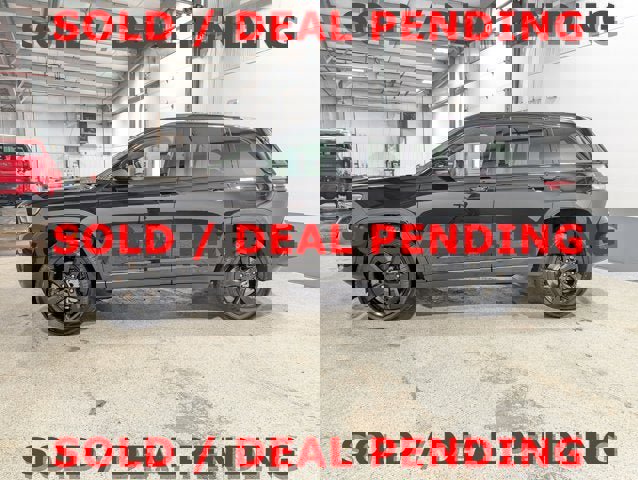 Used 2024 Jeep Grand Cherokee Limited w/ Black Appearance Package image 6