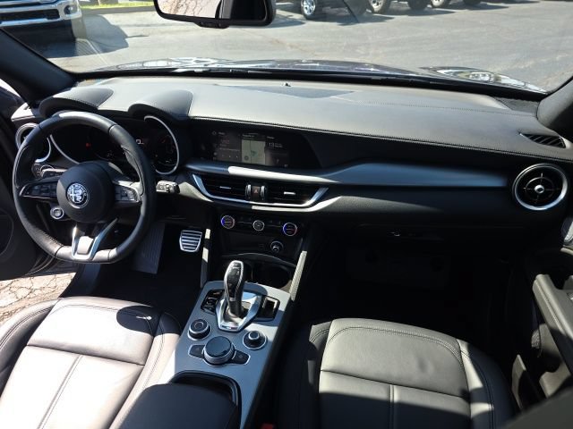 Used 2024 Alfa Romeo Stelvio Ti AWD/4WD image 47
