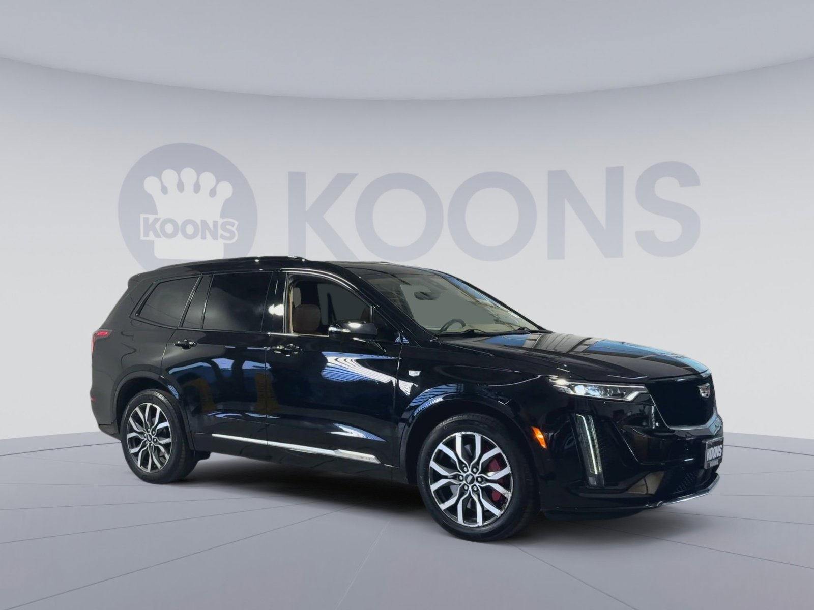 Used 2022 Cadillac XT6 Sport w/ Platinum Package image 2