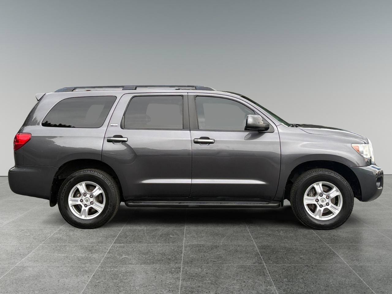 Used 2013 Toyota Sequoia SR5 w/ Premium Pkg AWD/4WD image 5