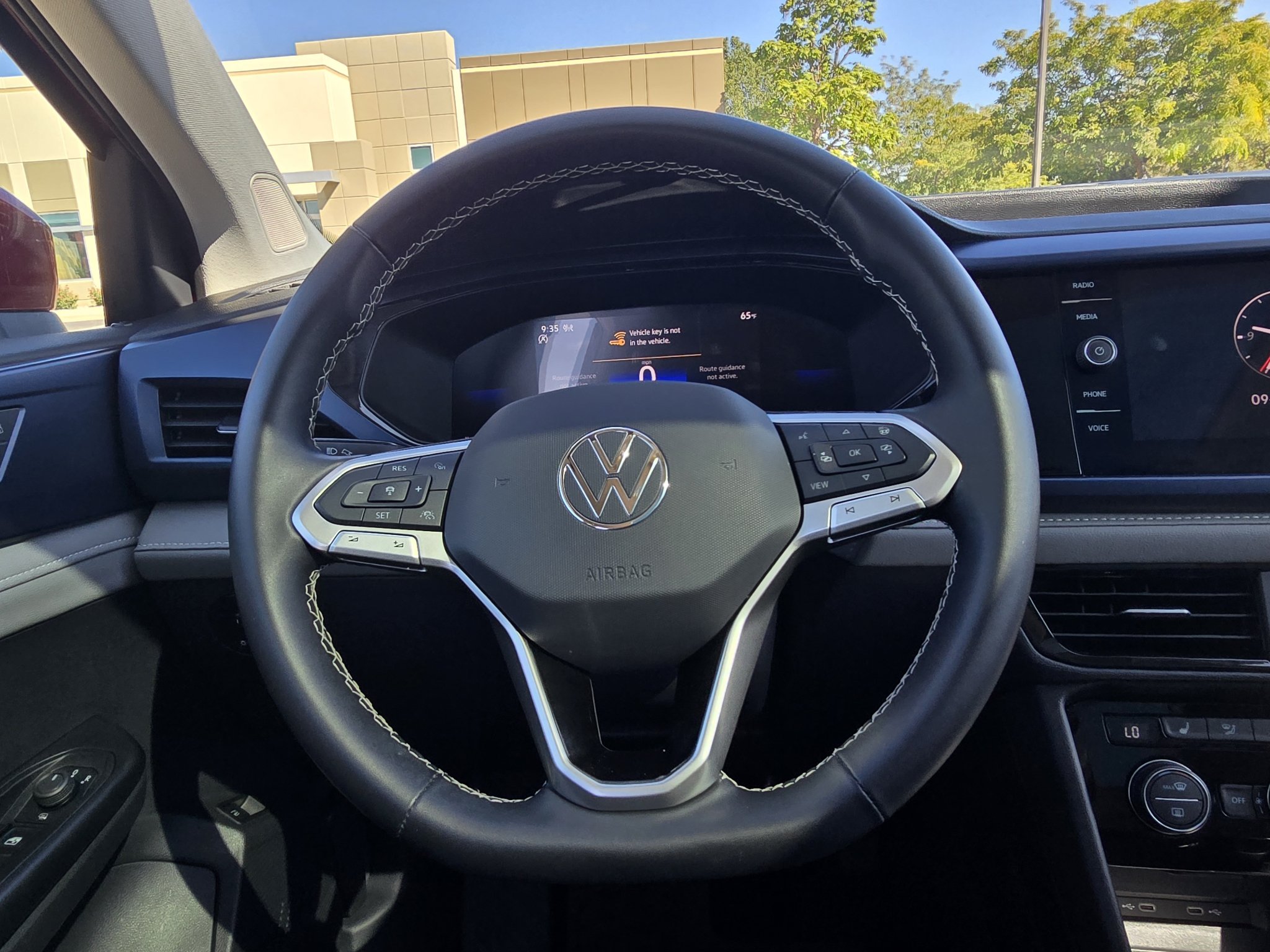Used 2024 Volkswagen Taos SE w/ Panoramic Sunroof Package AWD/4WD image 29