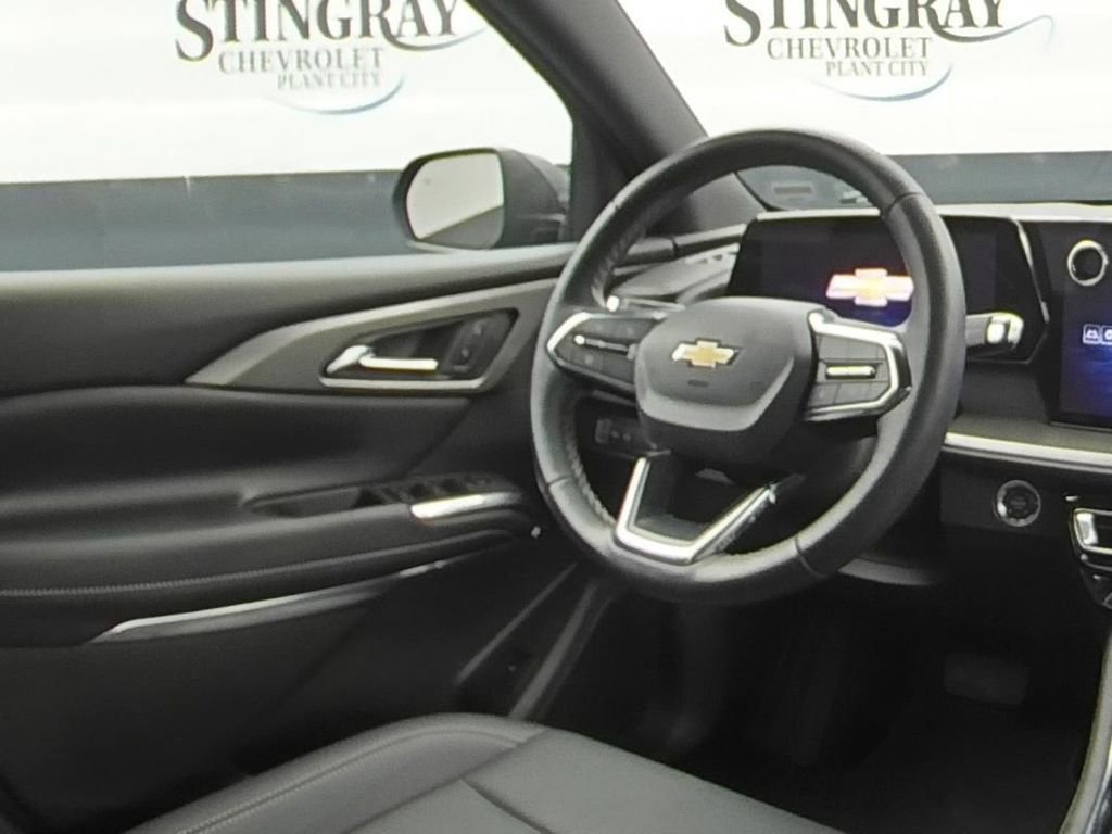 Used 2026 Chevrolet Traverse LT FWD image 16