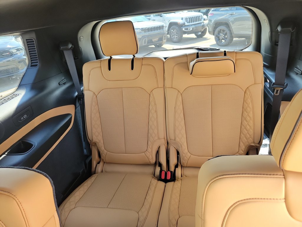 New 2027 Jeep Grand Cherokee L Summit AWD/4WD image 11