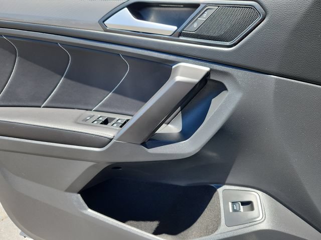 Certified 2024 Volkswagen Tiguan SE R-Line AWD/4WD image 6