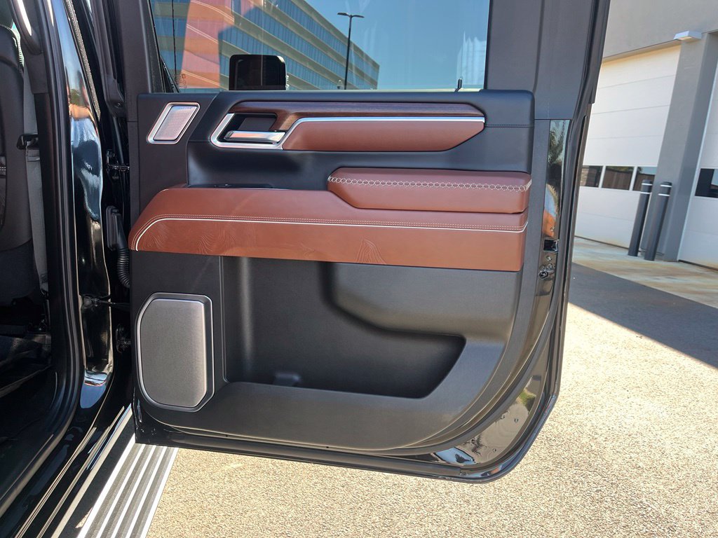 Used 2026 GMC Sierra 3500 Denali Ultimate AWD/4WD image 18