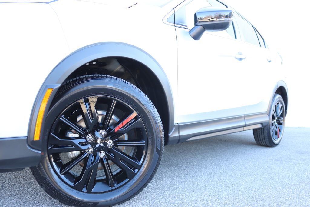 Used 2025 Mitsubishi Eclipse Cross LE image 32