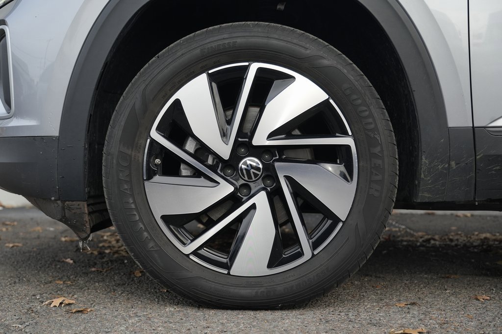 Used 2024 Volkswagen Atlas SE image 13