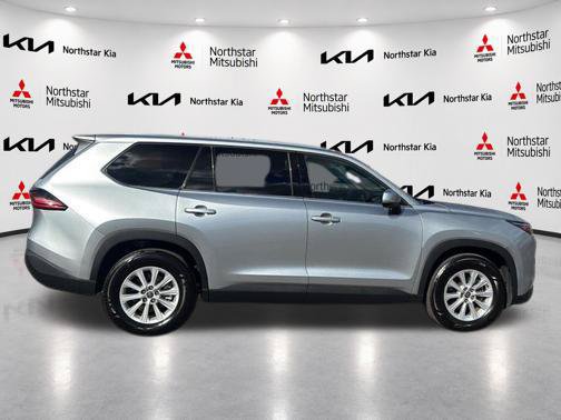 Used 2025 Toyota Grand Highlander AWD image 10