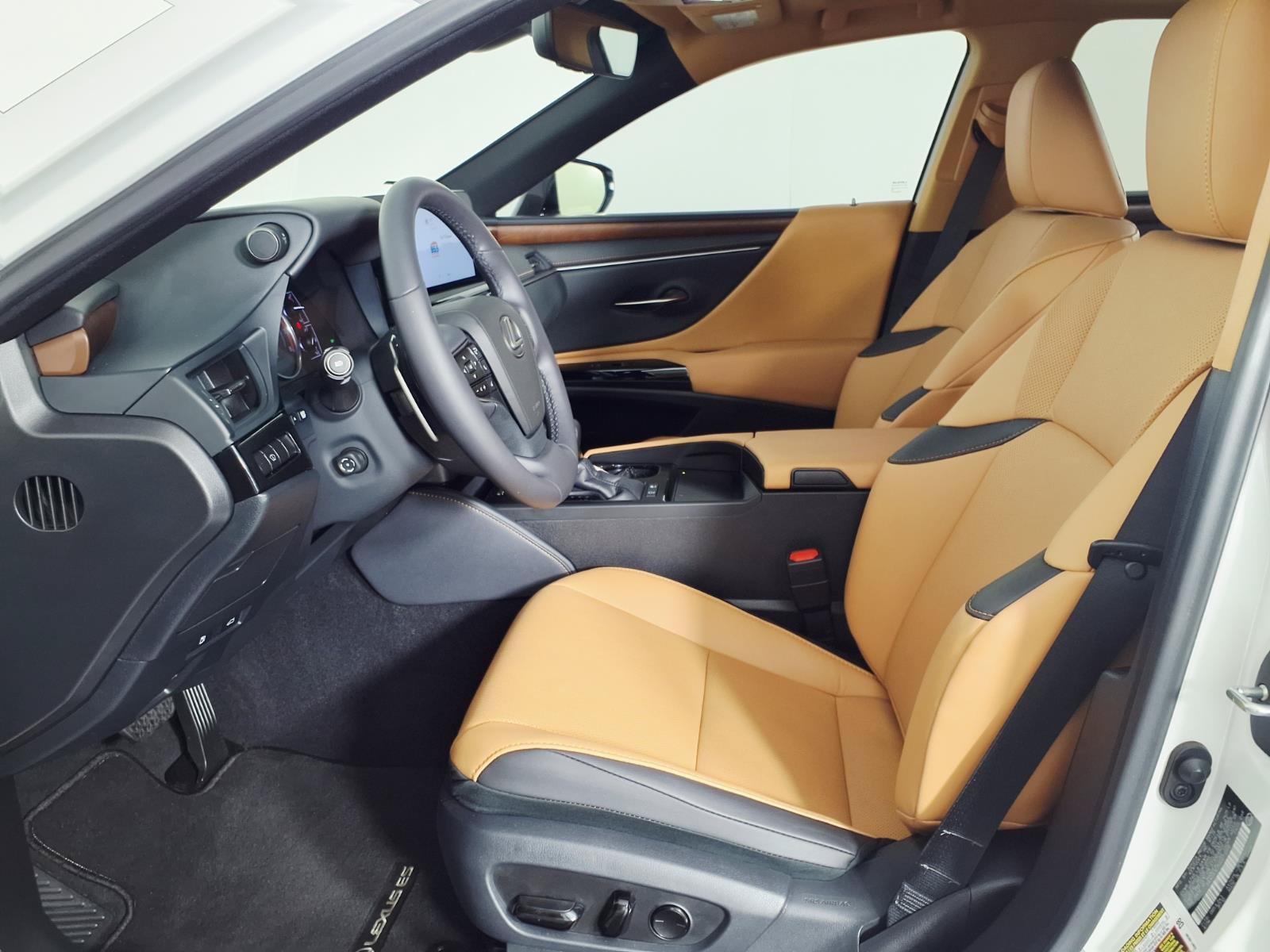 Used 2025 Lexus ES 300h w/ Premium Package FWD image 17