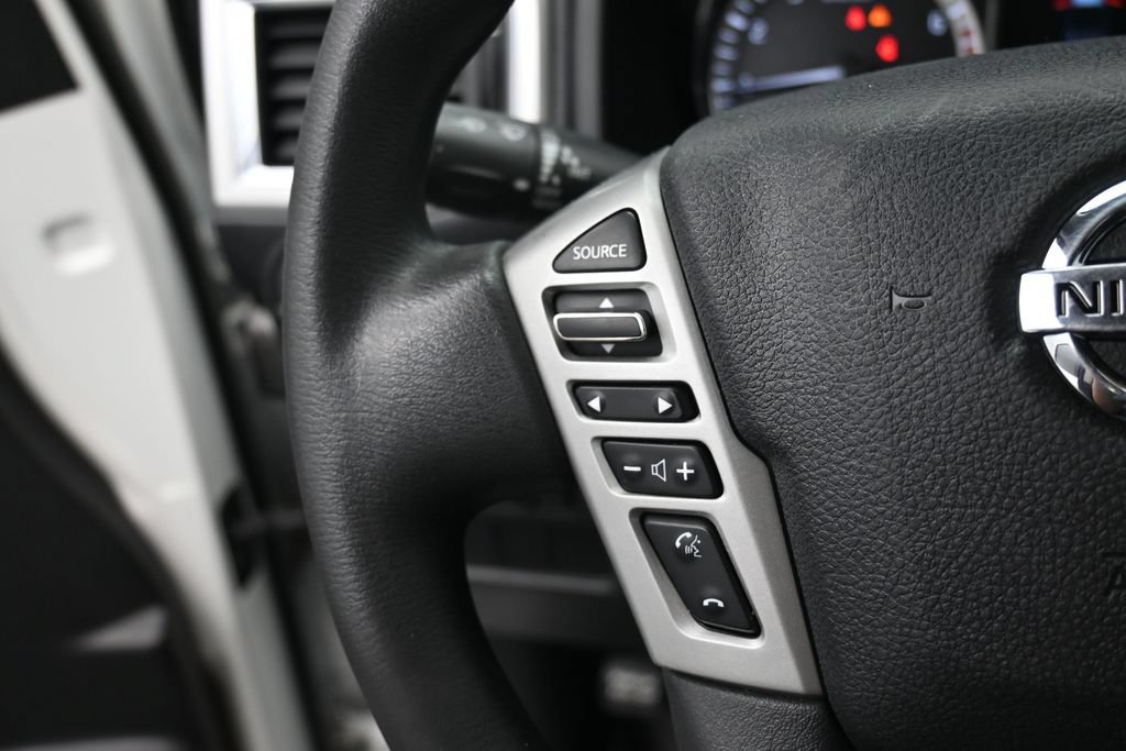 Used 2017 Nissan Titan SV RWD image 7