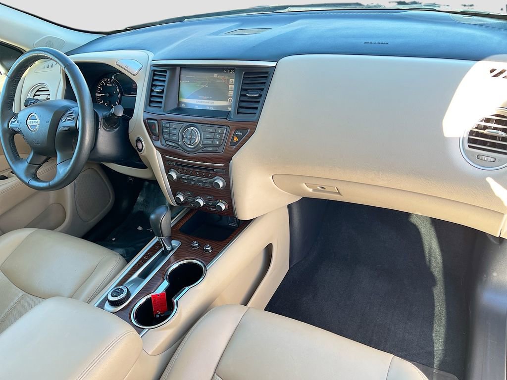 Used 2019 Nissan Pathfinder Platinum image 30