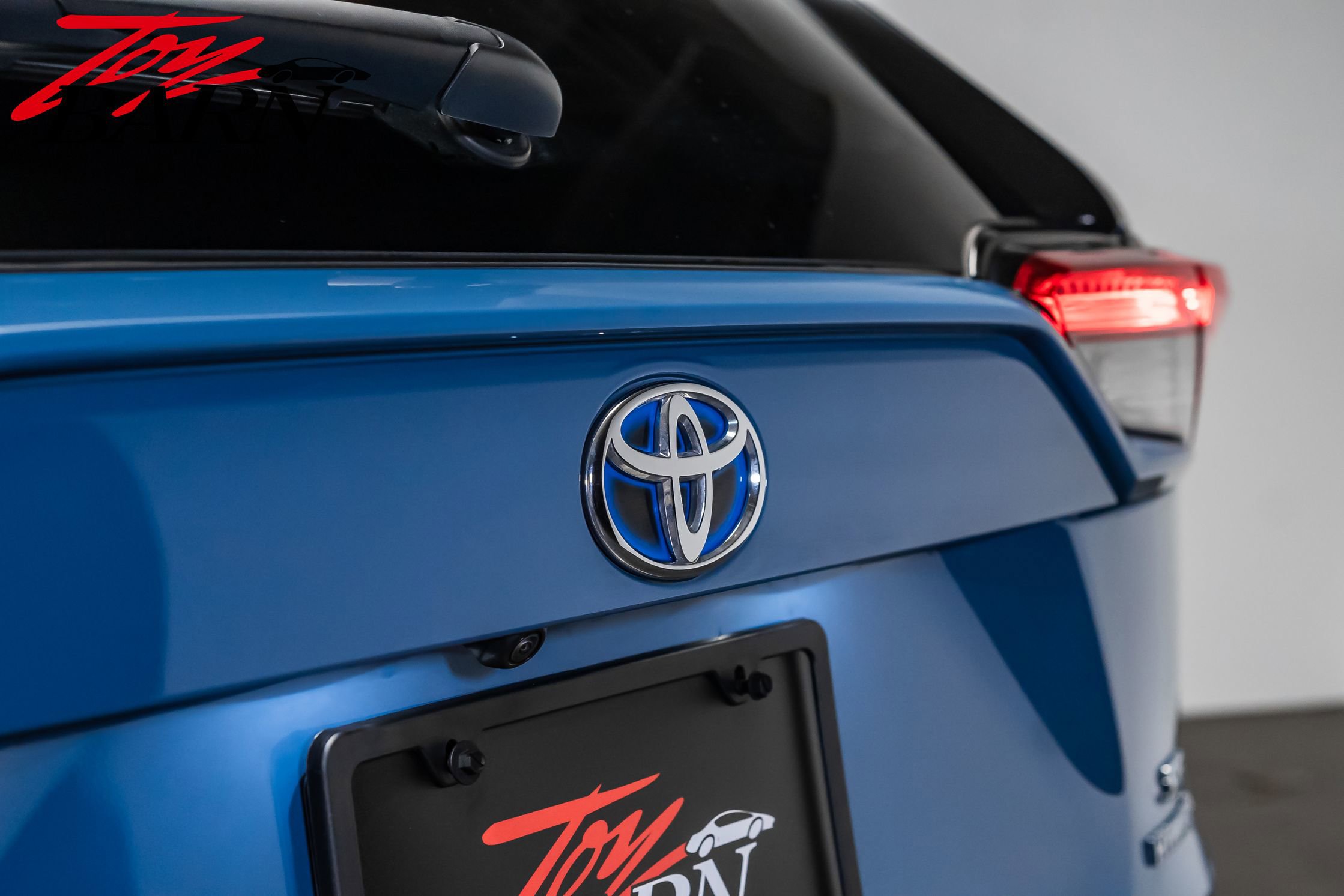 Used 2023 Toyota RAV4 SE w/ Convenience Package image 11