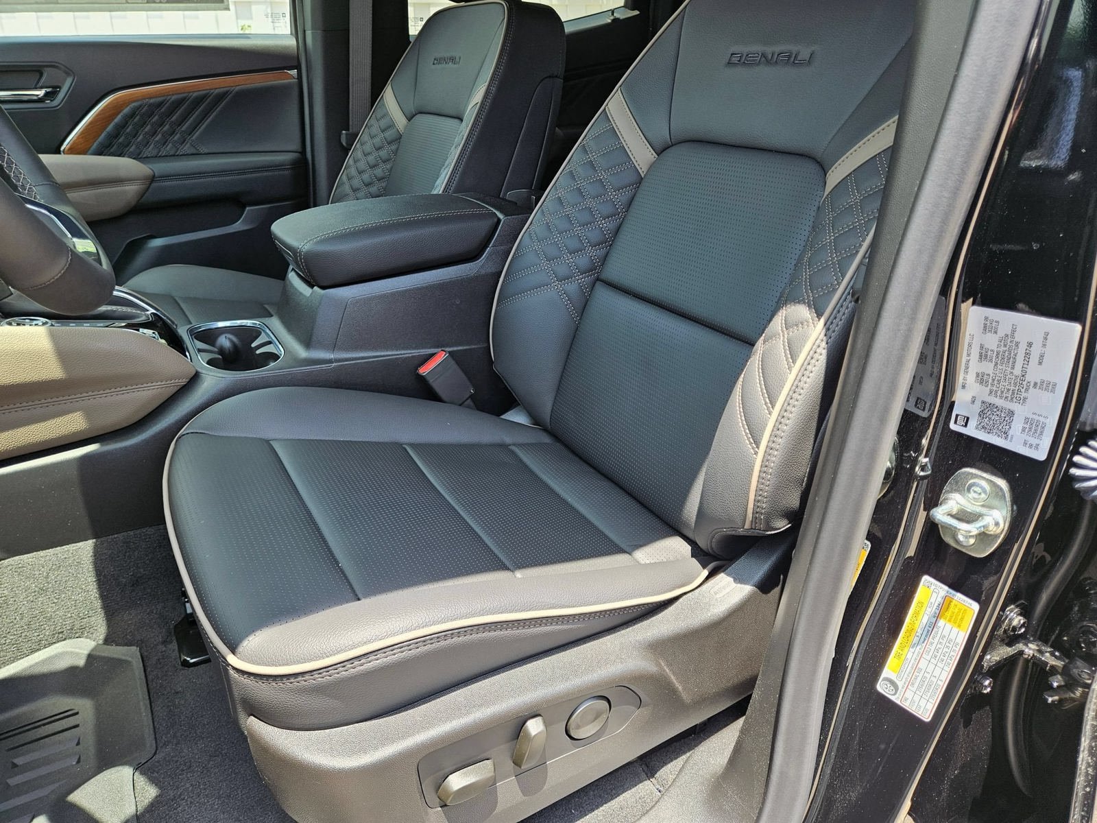 New 2026 GMC Canyon Denali w/ LPO, Denali Black Edition AWD/4WD image 20