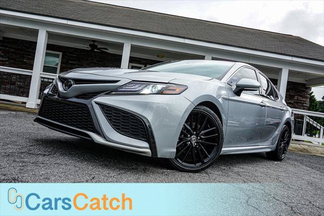 Used 2023 Toyota Camry XSE FWD image 3