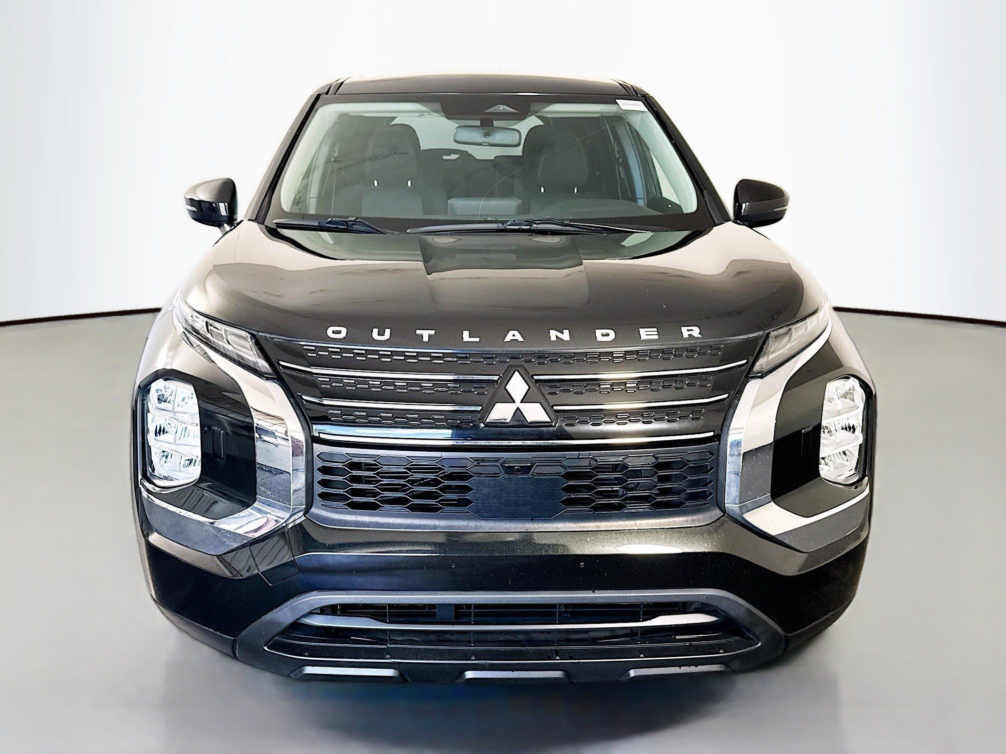 Used 2022 Mitsubishi Outlander ES AWD/4WD image 2