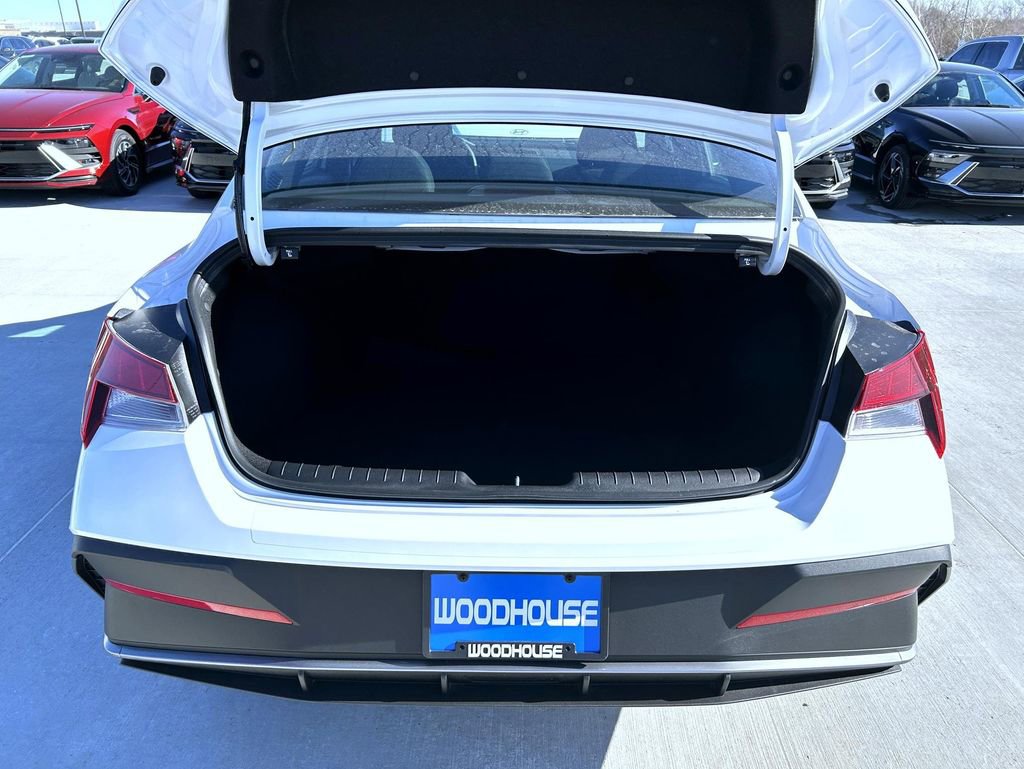 New 2026 Hyundai Elantra Sport image 9