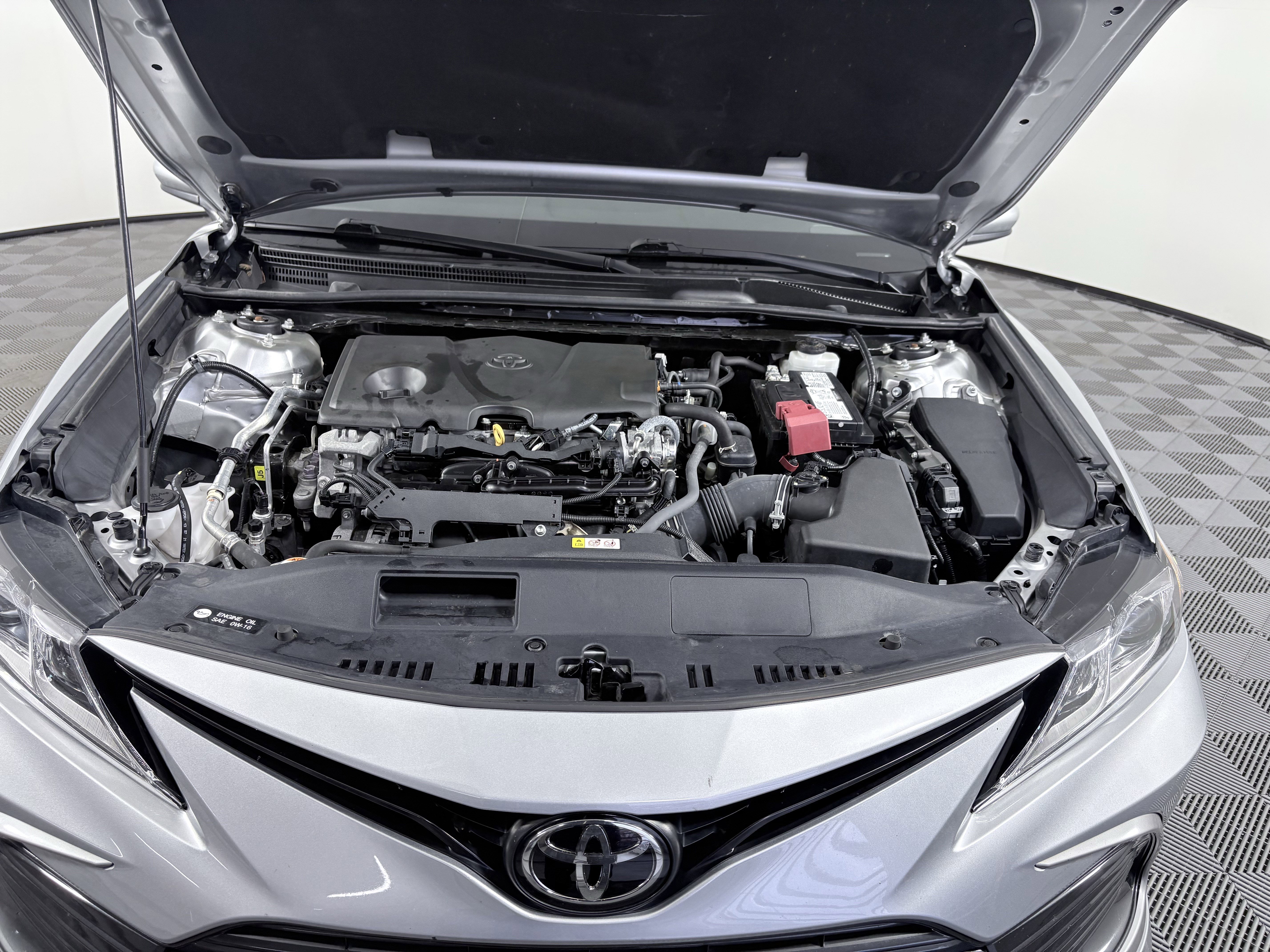 Used 2022 Toyota Camry LE image 10