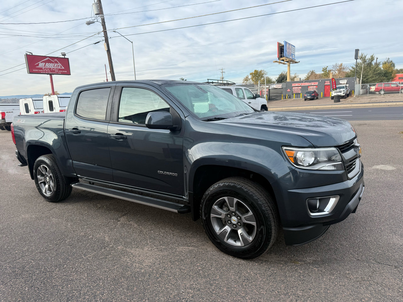Used 2019 Chevrolet Colorado Z71 image 2