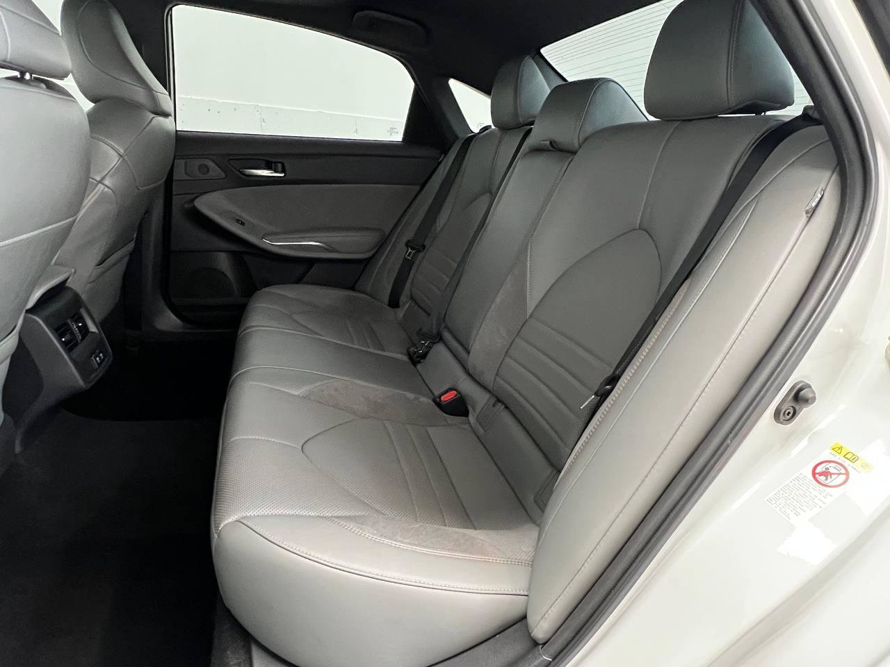 Used 2019 Toyota Avalon XSE w/ Carpet Mat Package FWD image 10