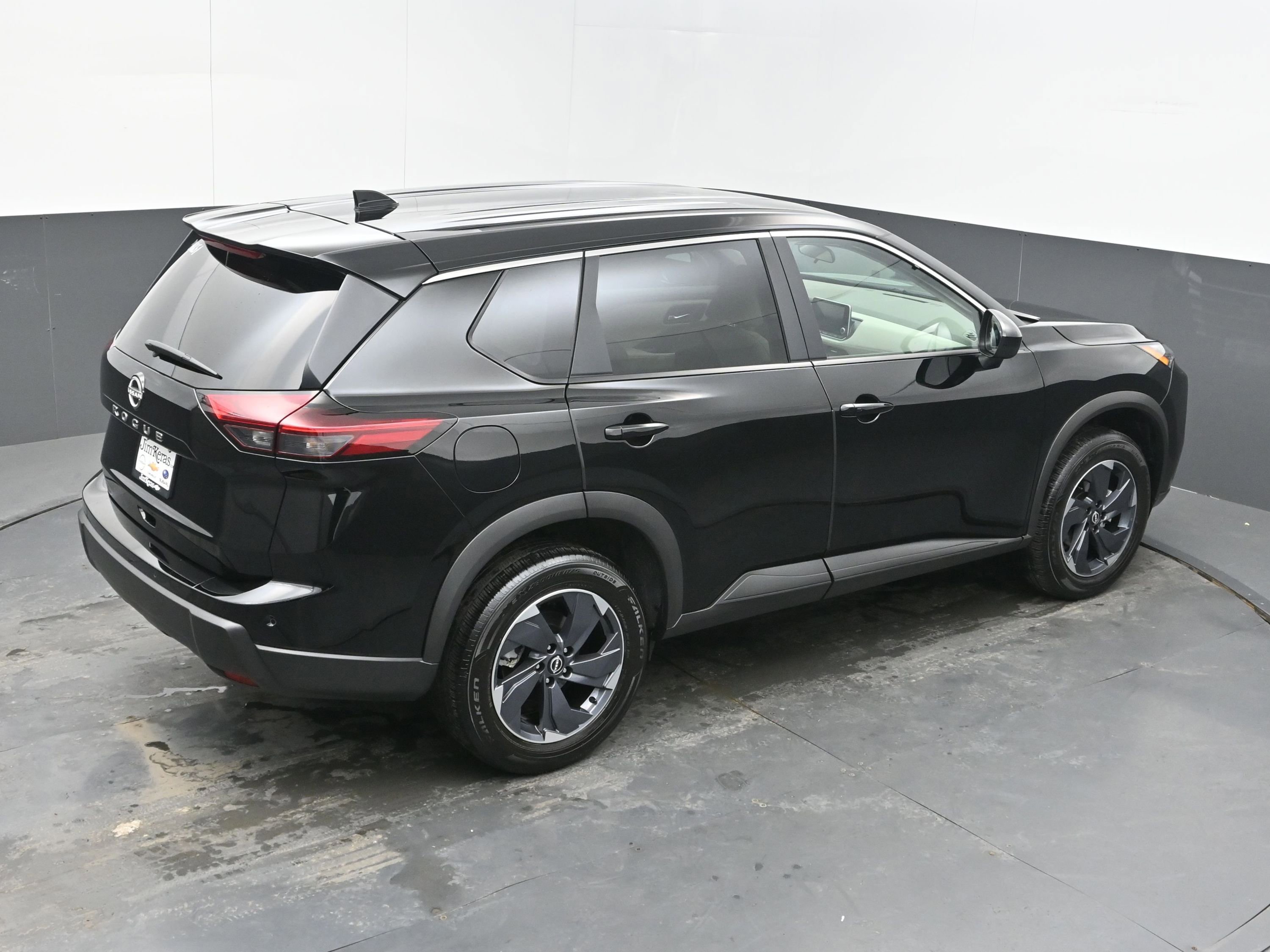 Used 2025 Nissan Rogue SV image 38