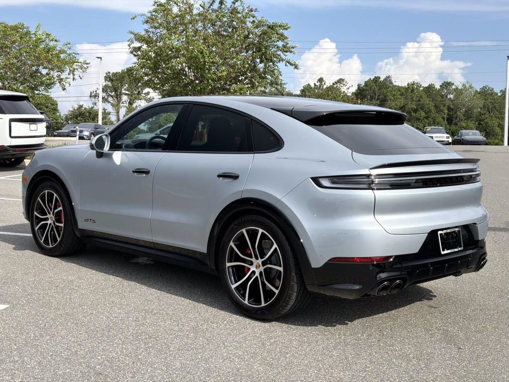 Used 2025 Porsche Cayenne GTS AWD/4WD image 3