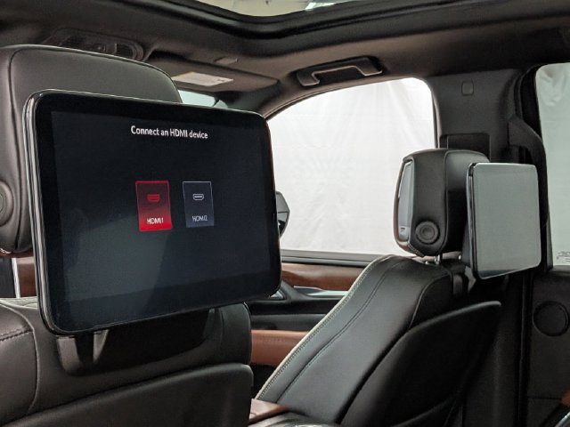Used 2023 GMC Yukon Denali Ultimate AWD/4WD image 23