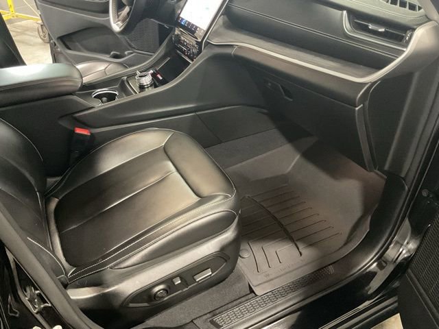 Used 2023 Jeep Grand Cherokee L Limited w/ Trailer Tow Group (B) AWD/4WD image 20