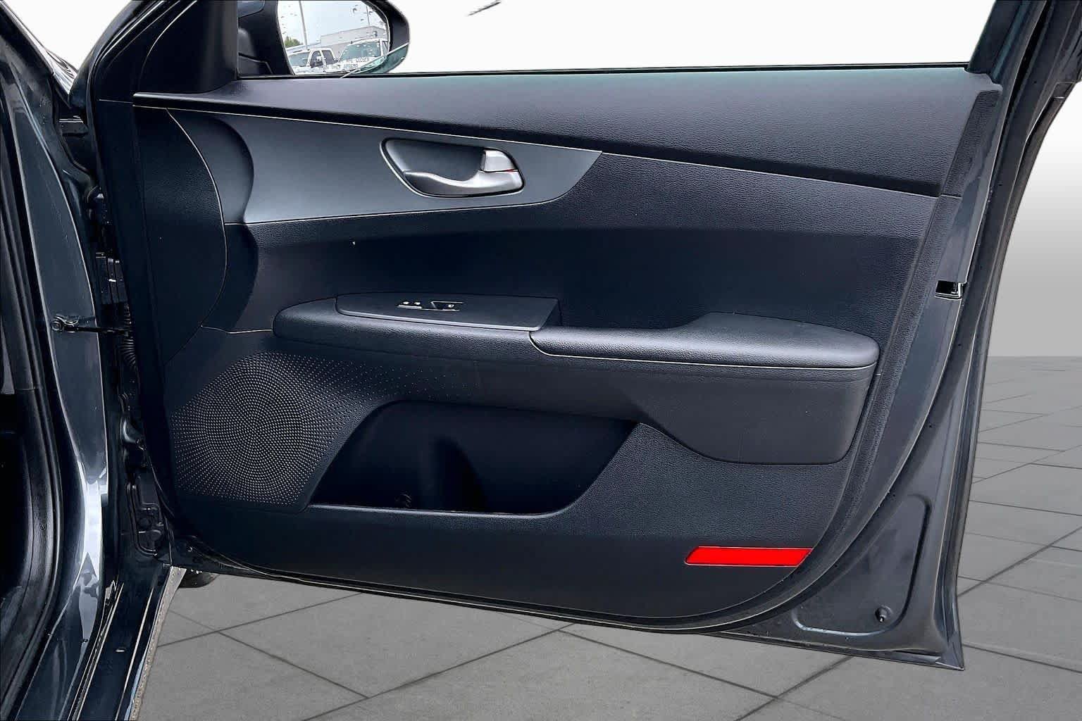 Used 2021 Kia Forte LXS FWD image 44