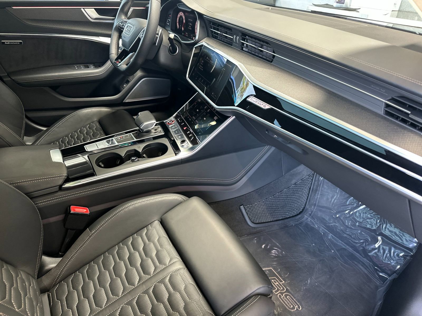 Used 2024 Audi RS 7 Performance w/ Bronze Edition AWD/4WD image 16