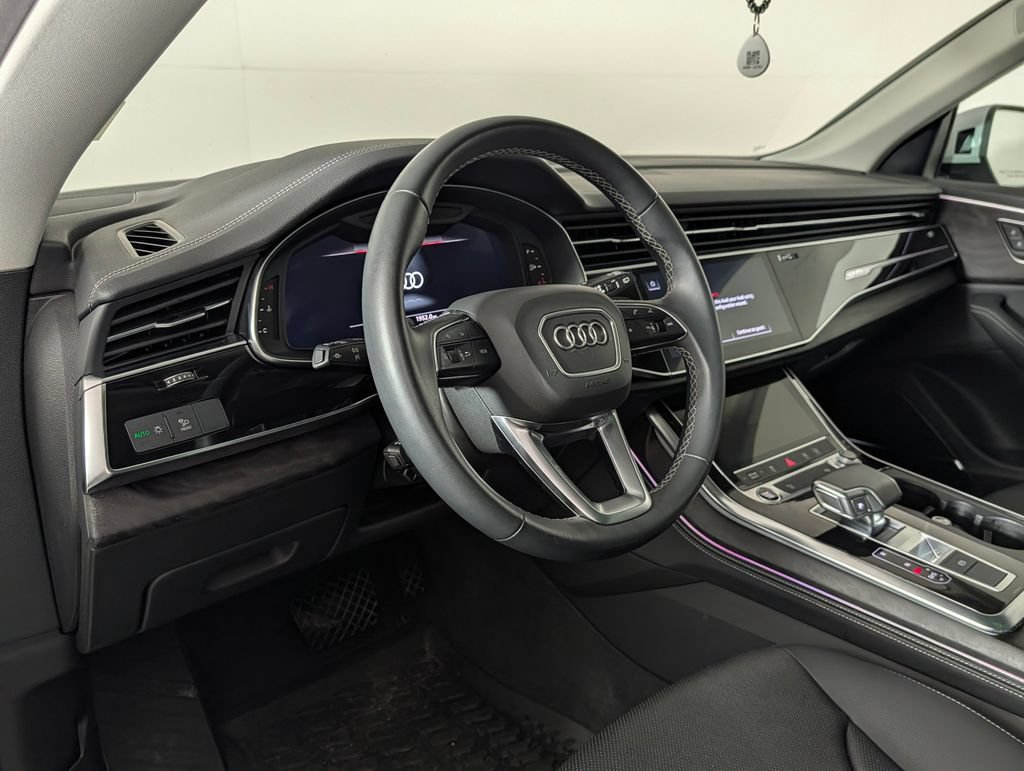 Used 2023 Audi Q8 Premium Plus w/ Premium Plus Package AWD/4WD image 4