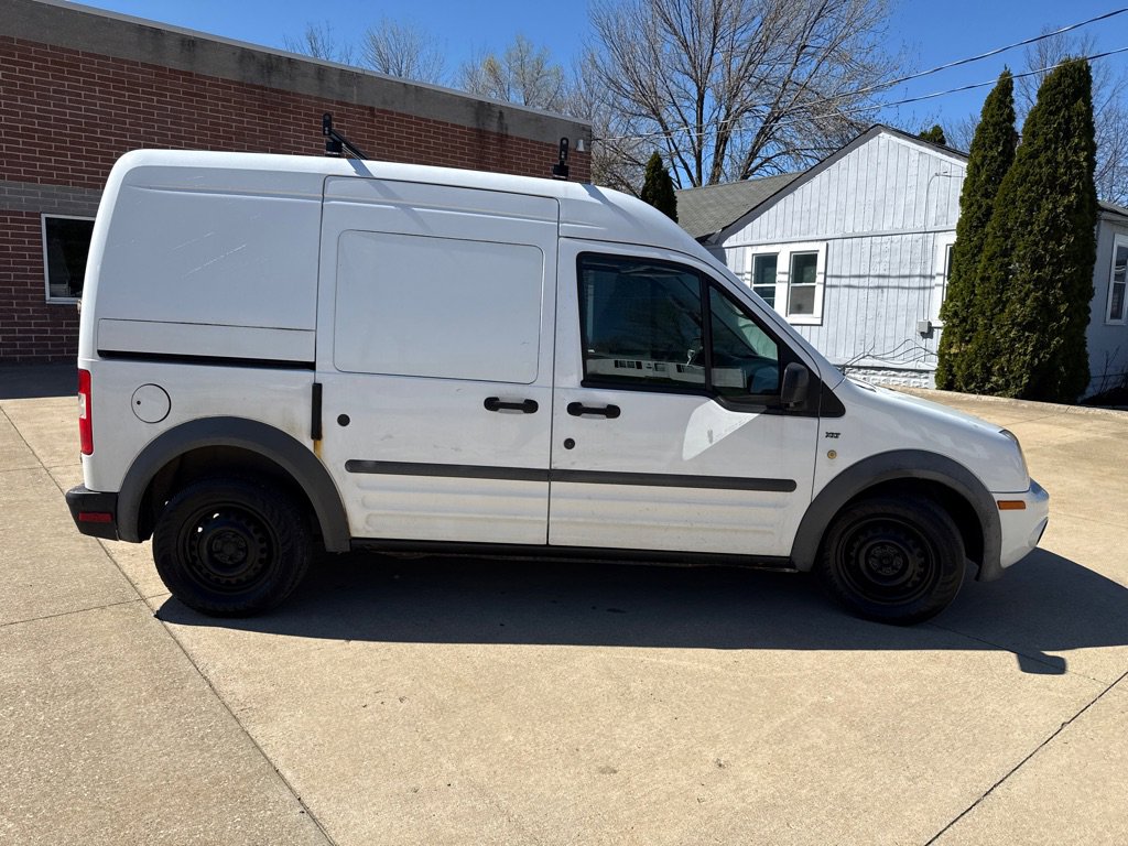 Used 2010 Ford Transit Connect XLT image 4